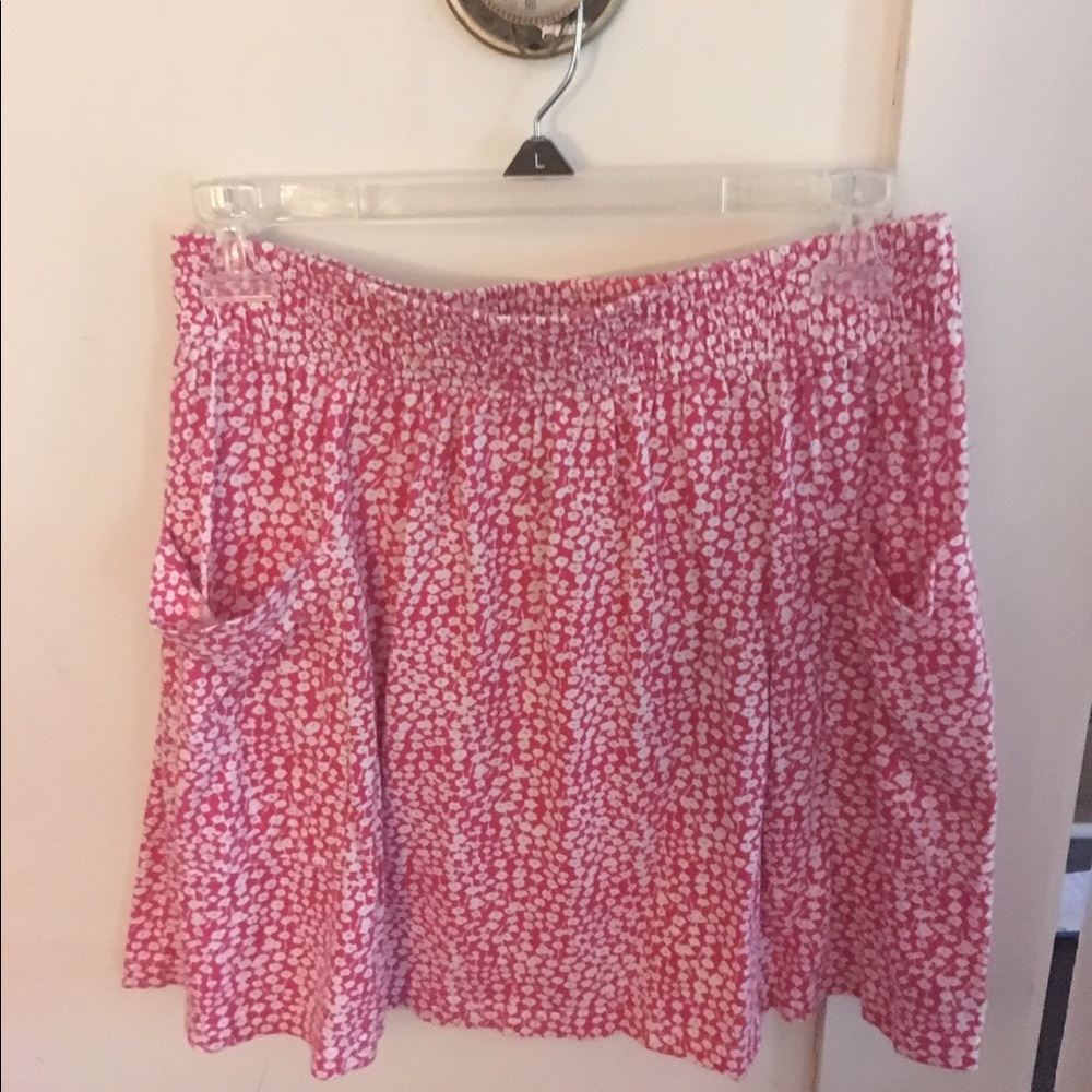 🧶 3/$18 Billabong. Pink floral summer skirt.